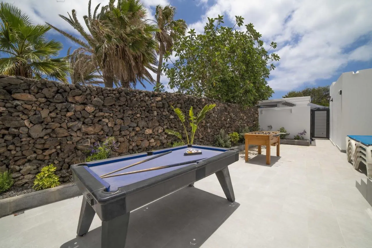 Villa Amanda 4 Bedrooms Jacuzzi And Heated Pool Pool Table Great Holiday House Puerto del Carmen  0*, Puerto del Carmen (Lanzarote) Spain