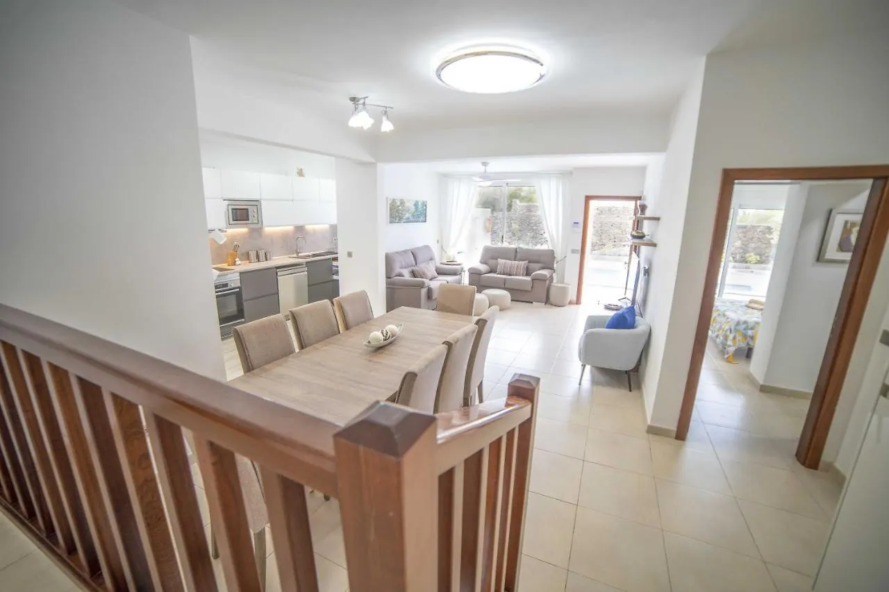 Villa Amanda 4 Bedrooms Jacuzzi And Heated Pool Pool Table Great Holiday House Puerto del Carmen  Spain