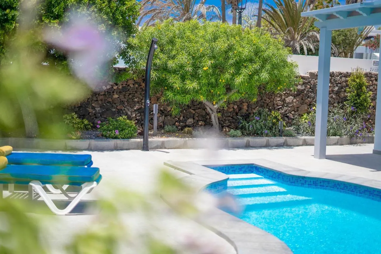 Villa Amanda 4 Bedrooms Jacuzzi And Heated Pool Pool Table Great Holiday House Puerto del Carmen  Spain