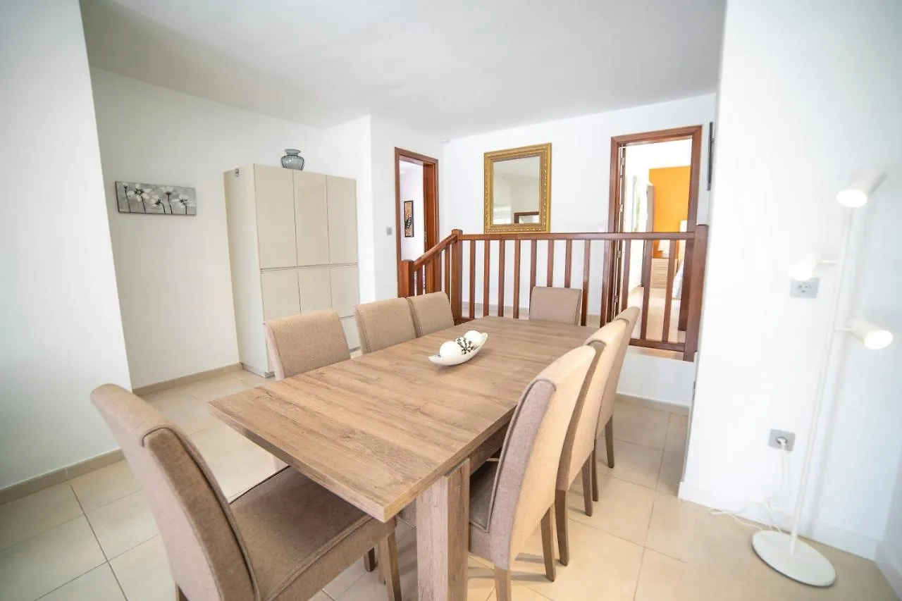 Villa Amanda 4 Bedrooms Jacuzzi And Heated Pool Pool Table Great Holiday House Puerto del Carmen