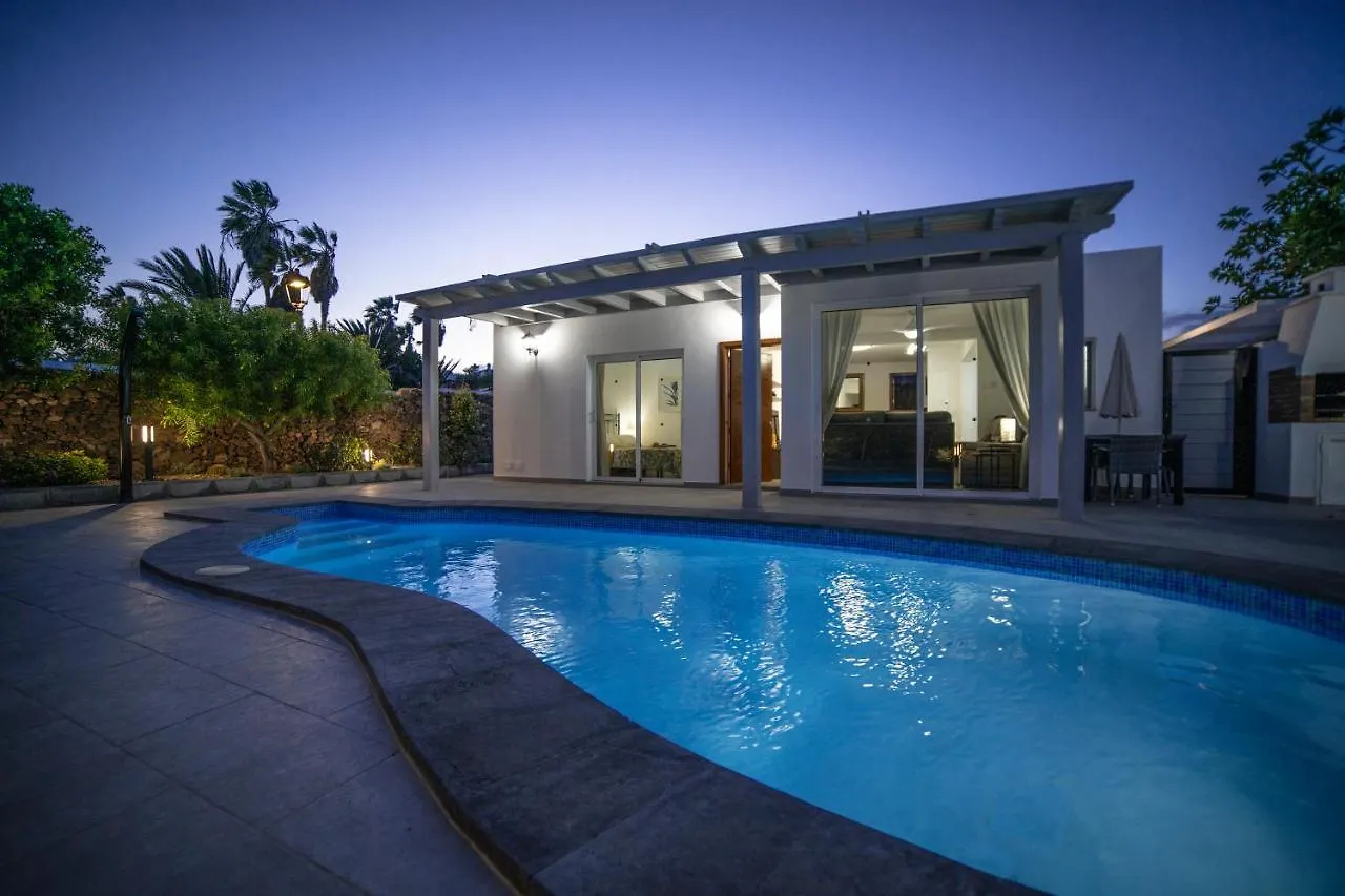 Villa Amanda 4 Bedrooms Jacuzzi And Heated Pool Pool Table Great Holiday House Puerto del Carmen