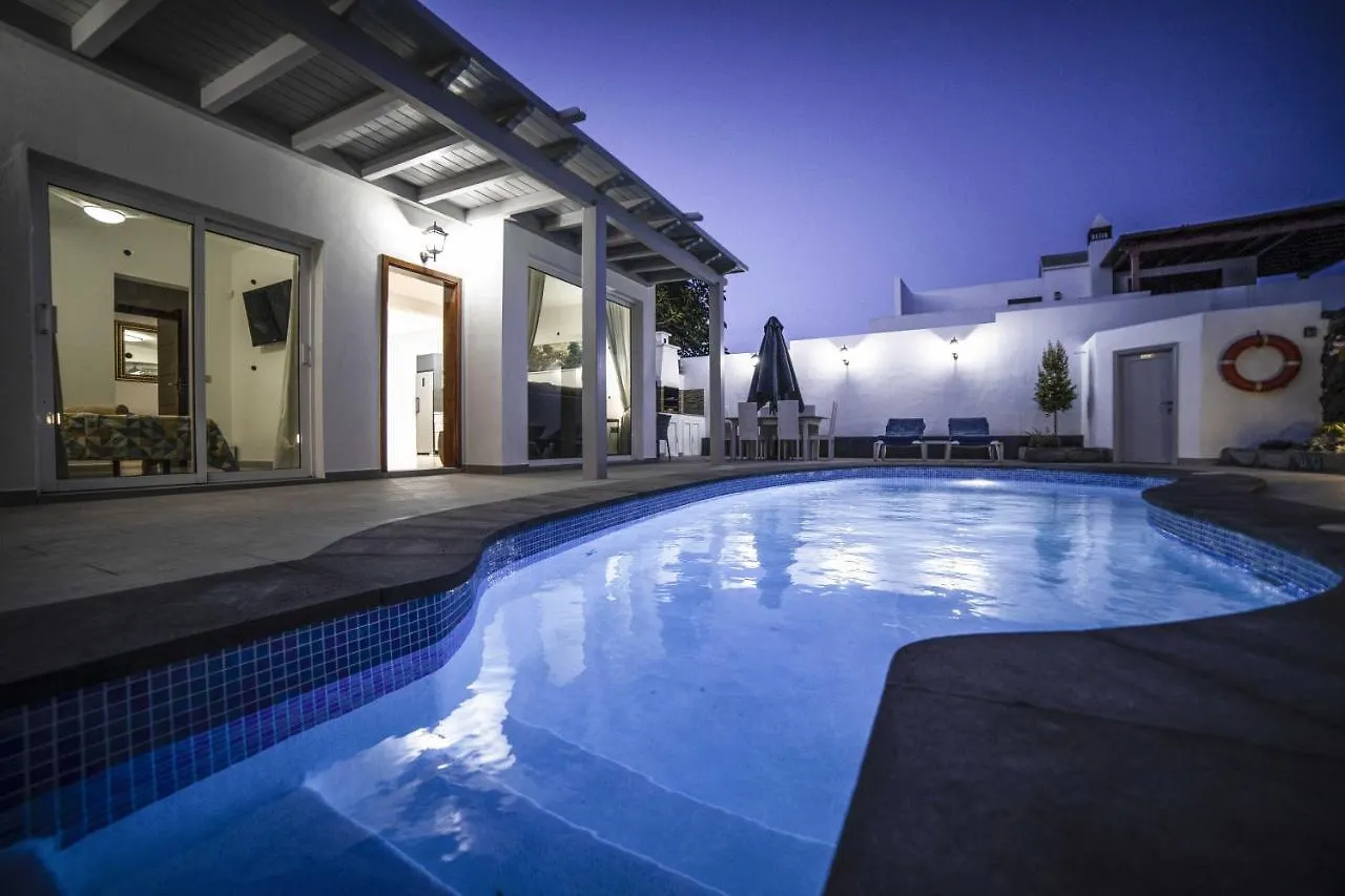 Villa Amanda 4 Bedrooms Jacuzzi And Heated Pool Pool Table Great Holiday House Puerto del Carmen
