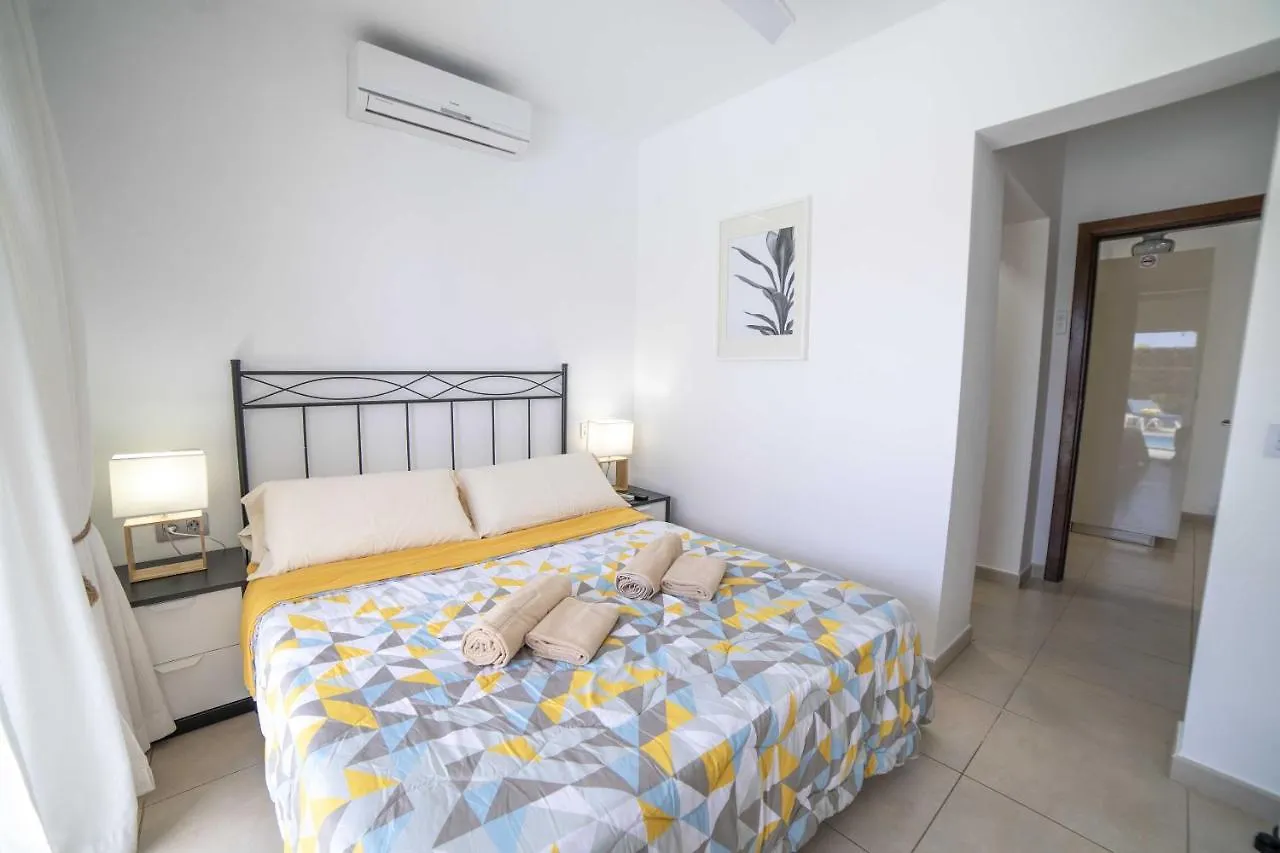 Villa Amanda 4 Bedrooms Jacuzzi And Heated Pool Pool Table Great Holiday House Puerto del Carmen  0*, Puerto del Carmen (Lanzarote) Spain